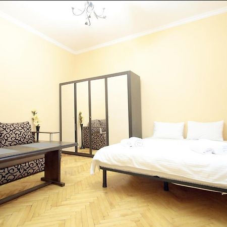 "Deluxe Apartments" K 45 - 1128 Lviv Ngoại thất bức ảnh